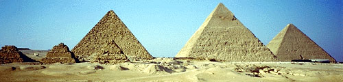3 pyramides